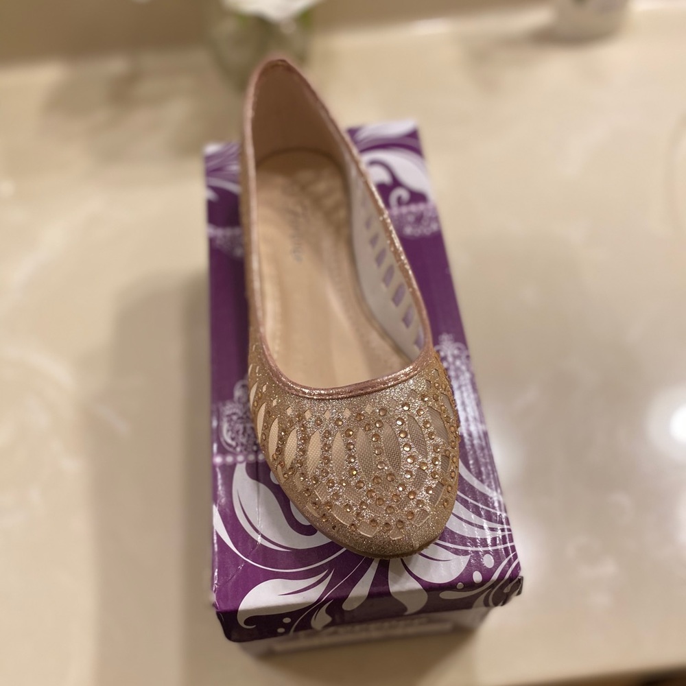 Glitter flat